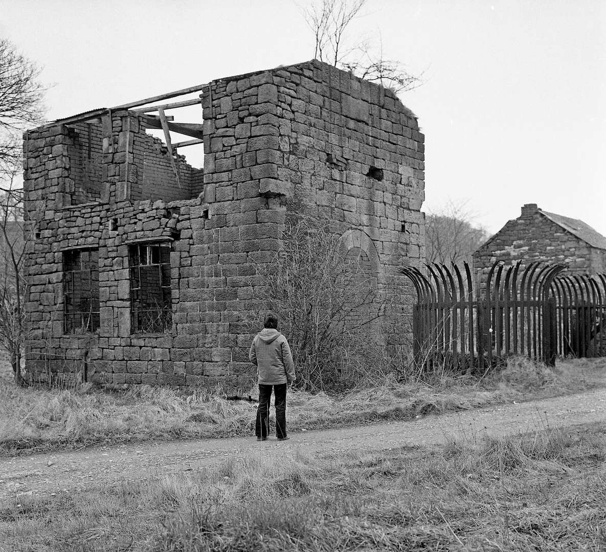60 inch engine house Wakebridge No 1 Mine Crich 1974, submitted by Dickie Bird on 20-03-2026.
© Richard Bird 60 inch engine house Wakebridge No 1 Mine Crich 1974